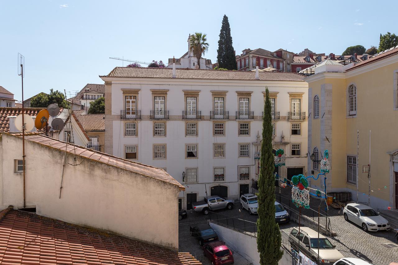 Design Apartment In Typical Alfama Lisbon Exterior photo