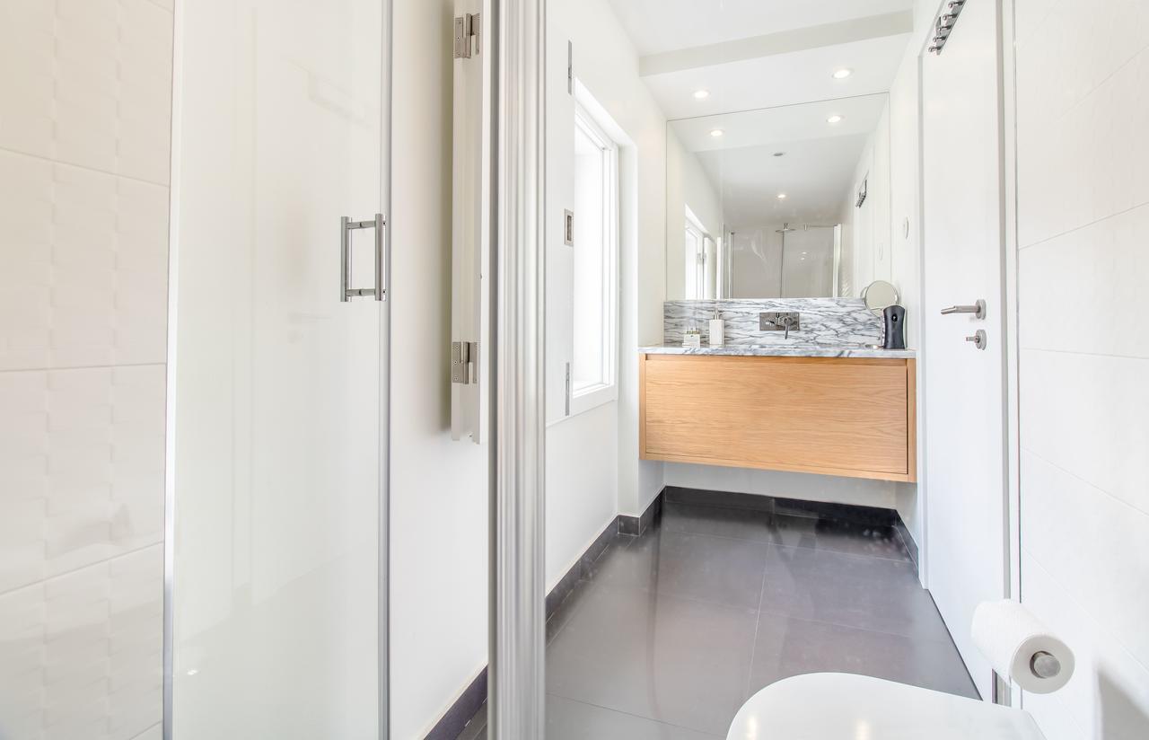 Design Apartment In Typical Alfama Lisbon Exterior photo