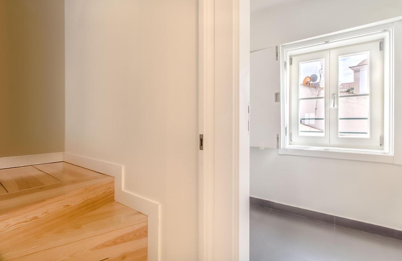 Design Apartment In Typical Alfama Lisbon Exterior photo