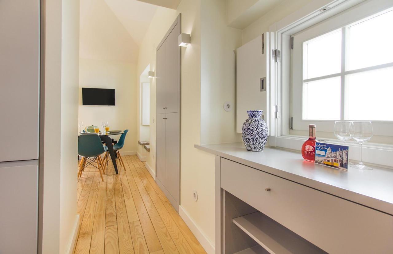 Design Apartment In Typical Alfama Lisbon Exterior photo
