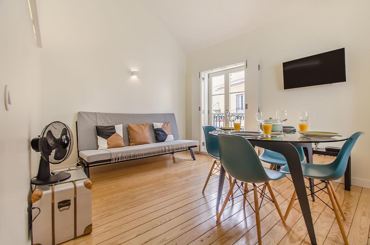 Design Apartment In Typical Alfama Lisbon Exterior photo